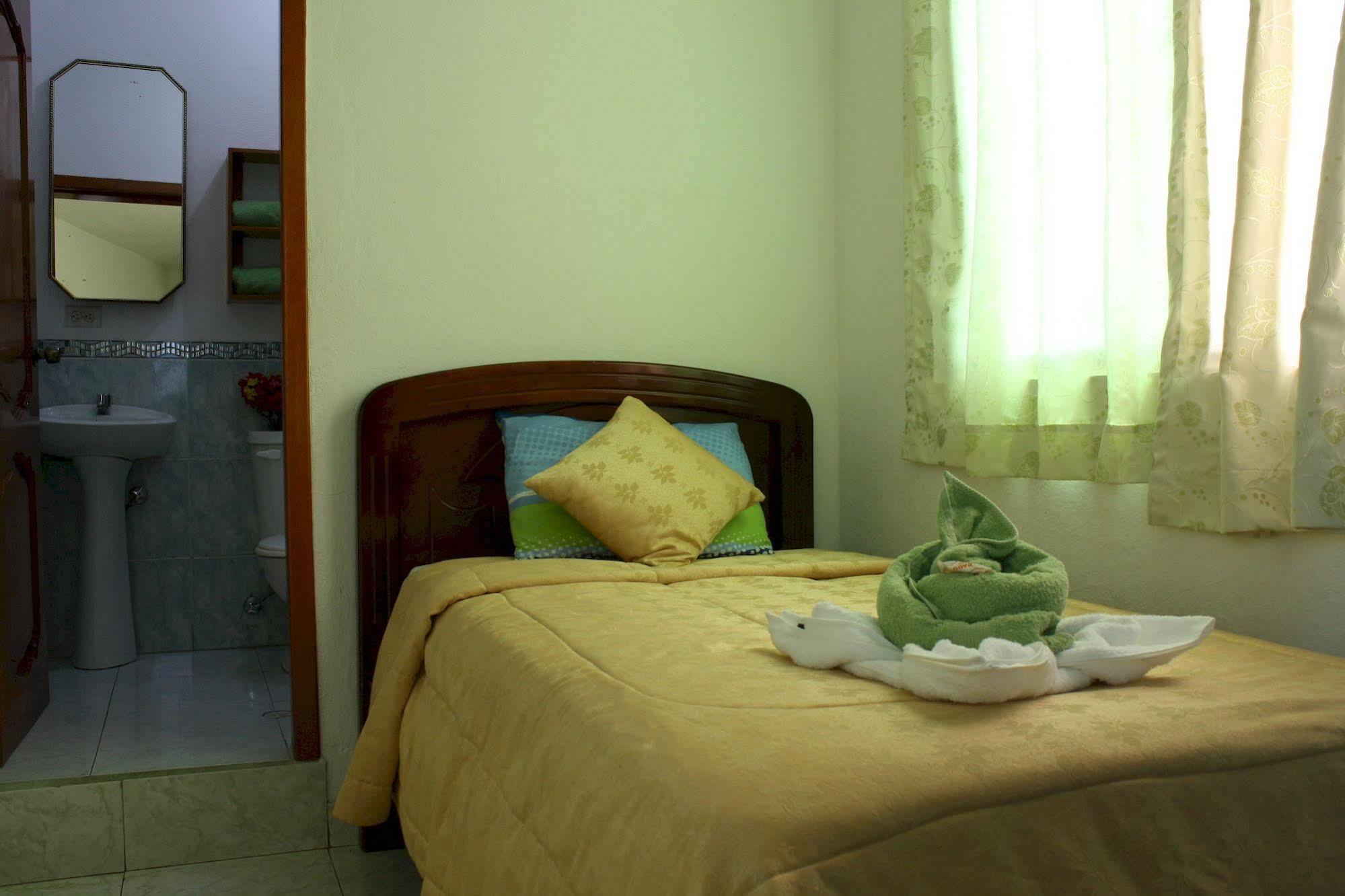 Hostal Espana Puerto Ayora  Exterior foto
