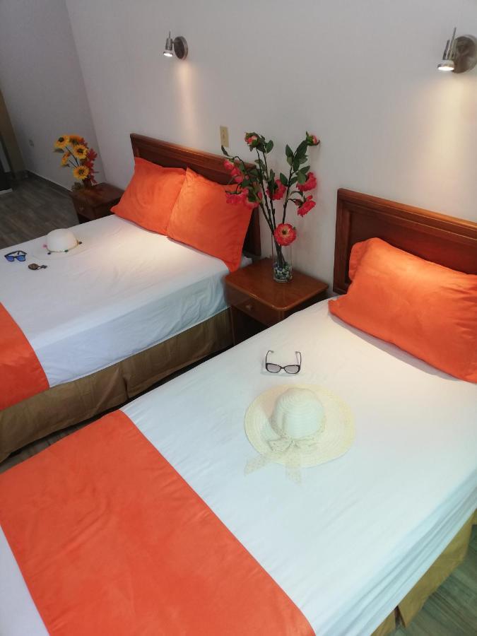 Hostal Espana Puerto Ayora  Exterior foto